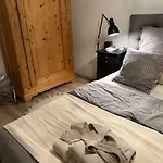 Ruhige Stadtperle Mit Garten Lägenhet *