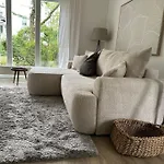 Lägenhet Ruhige Stadtperle Mit Garten *