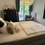 Ruhige Stadtperle Mit Garten
