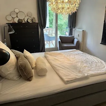 Ruhige Stadtperle Mit Garten