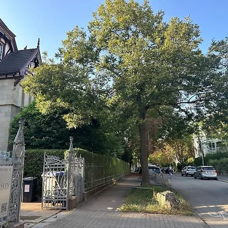 公寓 Ruhige Stadtperle Mit Garten