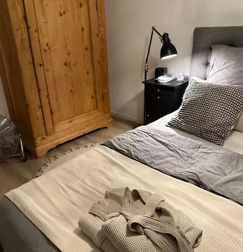 Ruhige Stadtperle Mit Garten 아파트 *