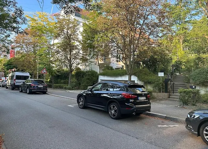 Ruhige Stadtperle Mit Garten 아파트