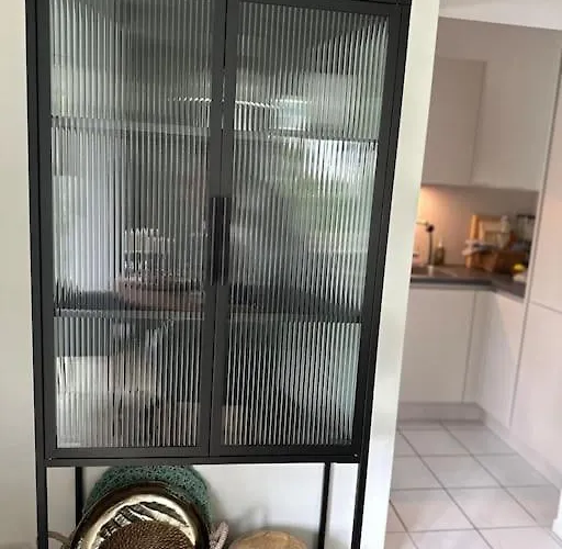 아파트 Ruhige Stadtperle Mit Garten 비스바덴