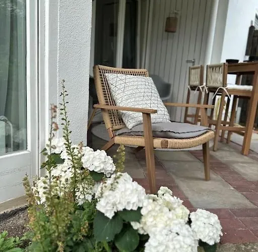 Ruhige Stadtperle Mit Garten 아파트